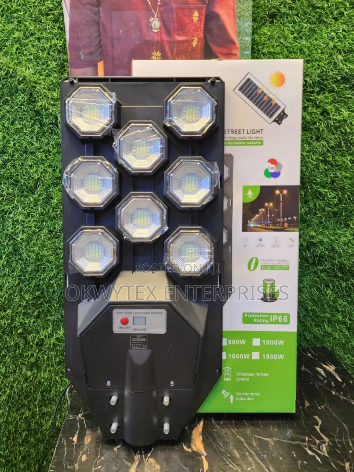 8 Eyes Quality Solar Street Light