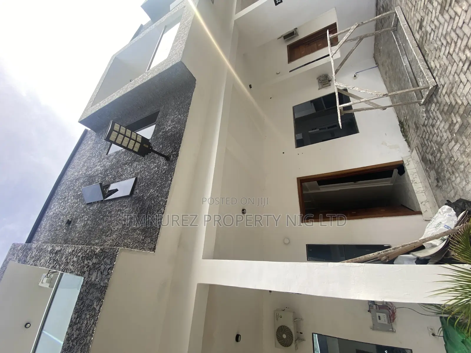 1bdrm Apartment in Harris Drive, Lekki for rent