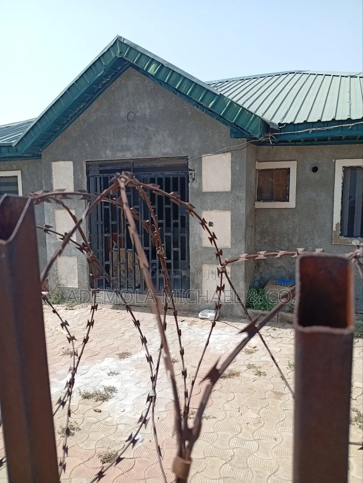3bdrm Bungalow in Army Estate, Kurudu for sale