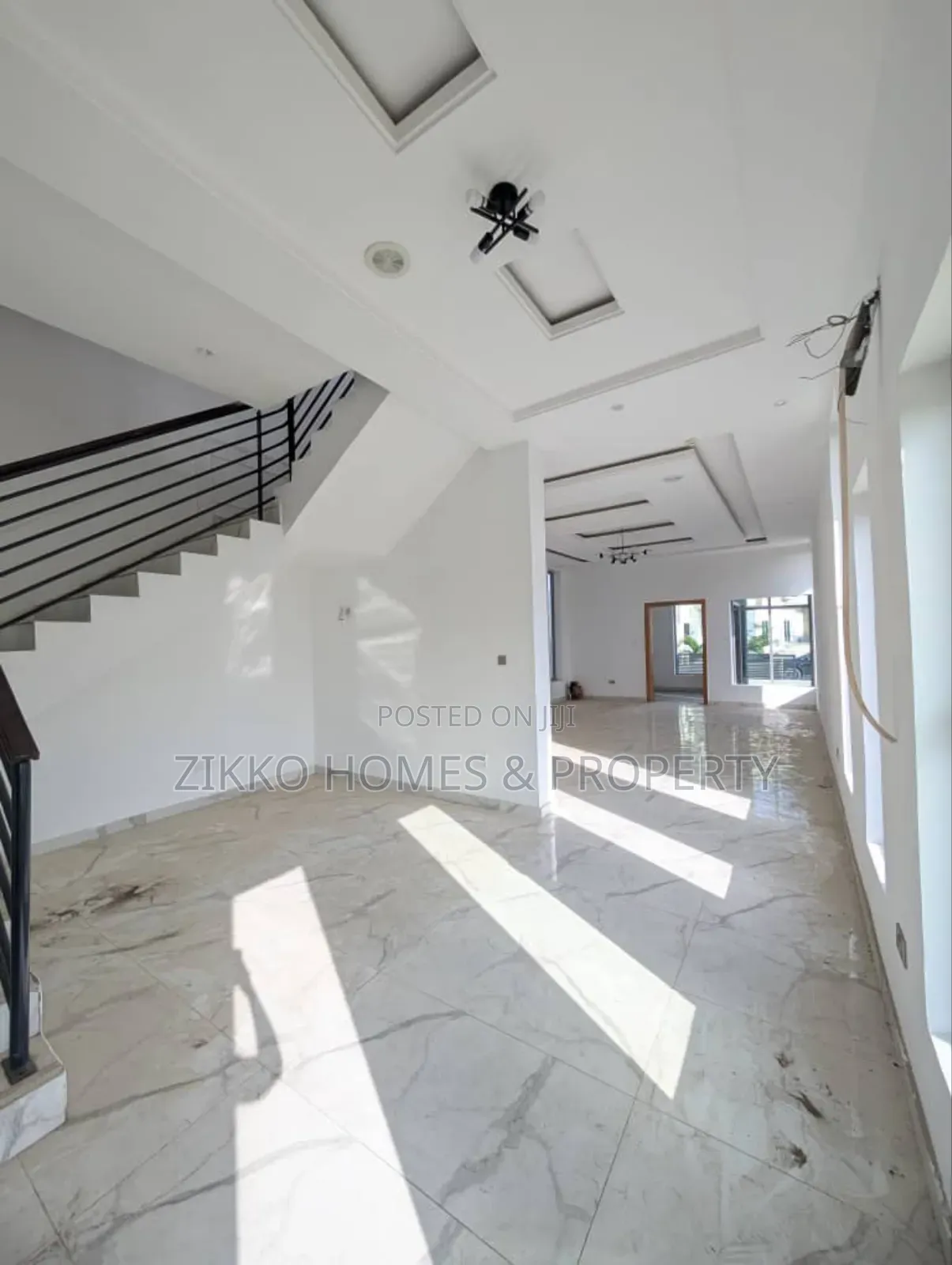 5bdrm Duplex in Osapa London, Lekki for sale