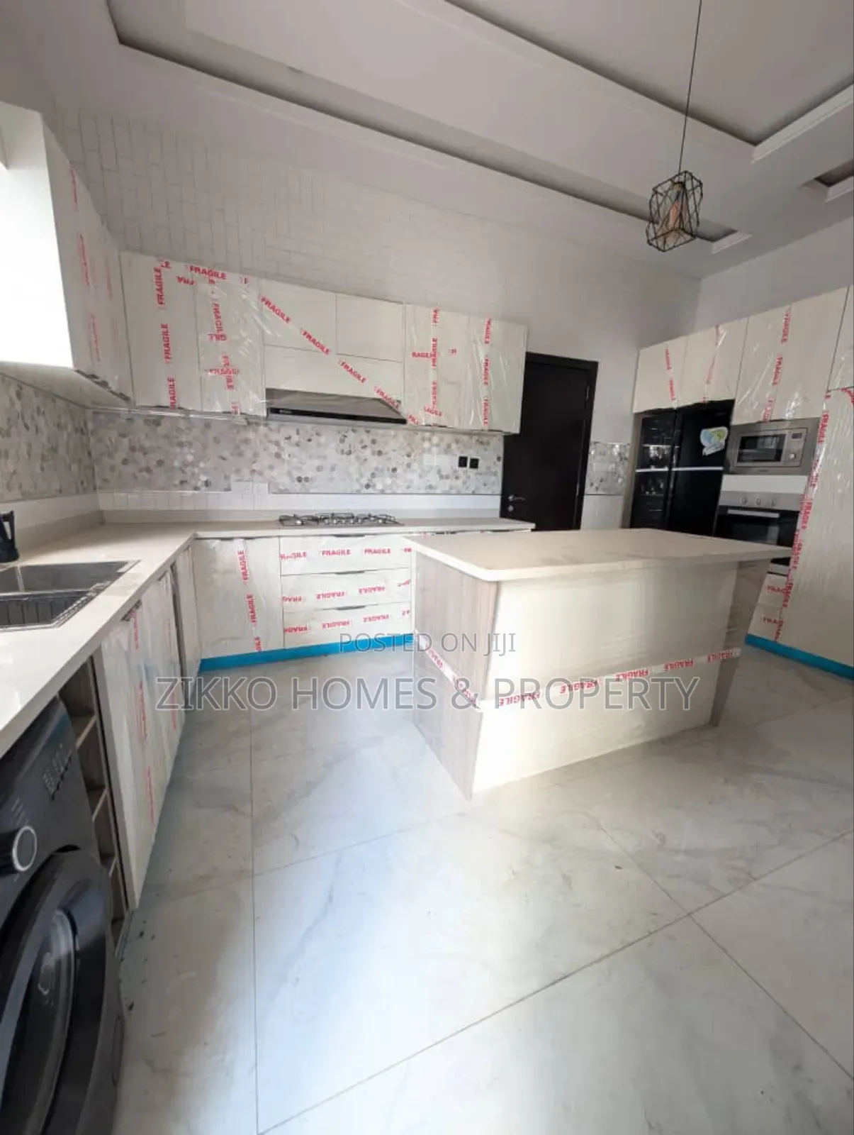 5bdrm Duplex in Osapa London, Lekki for sale