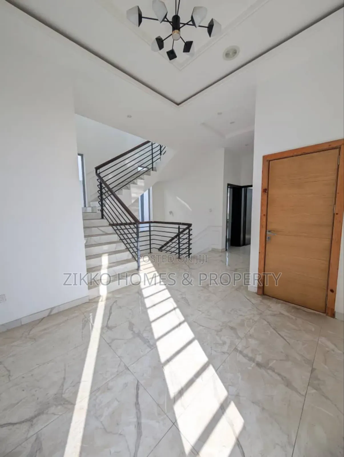 5bdrm Duplex in Osapa London, Lekki for sale