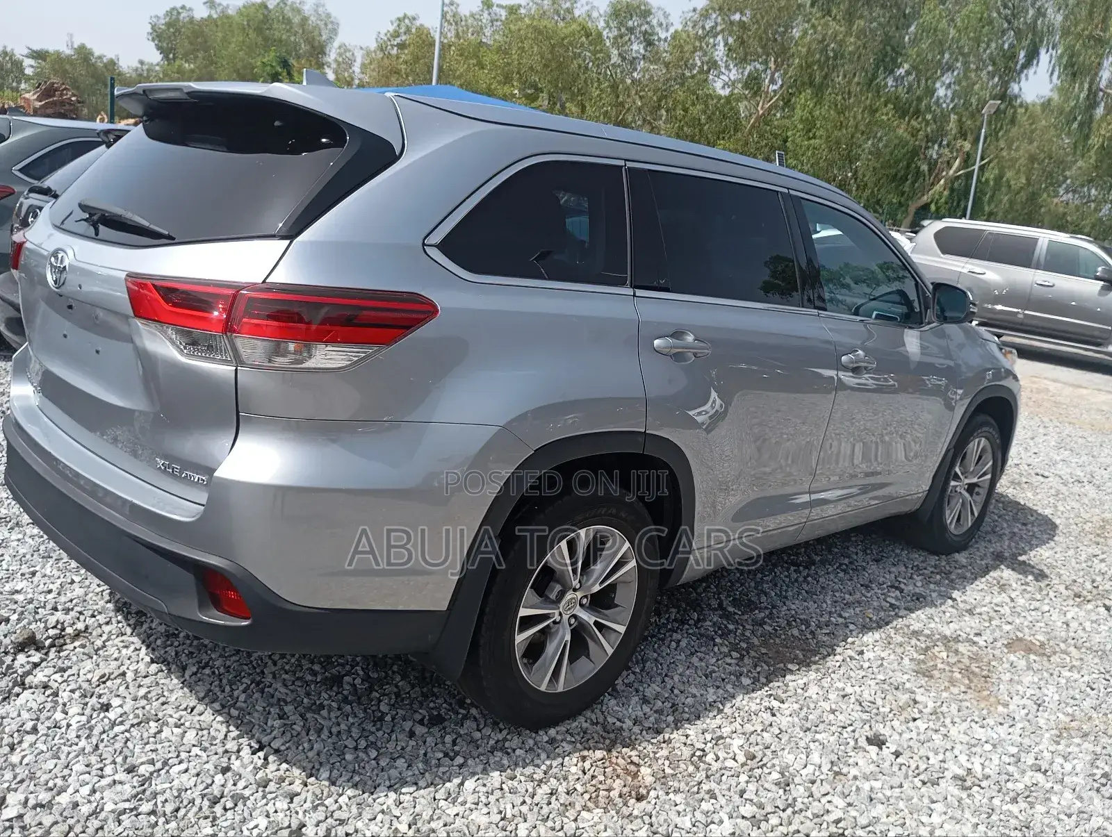Toyota Highlander XLE 4x4 V6 (3.5L 6cyl 8A) 2018 Gray