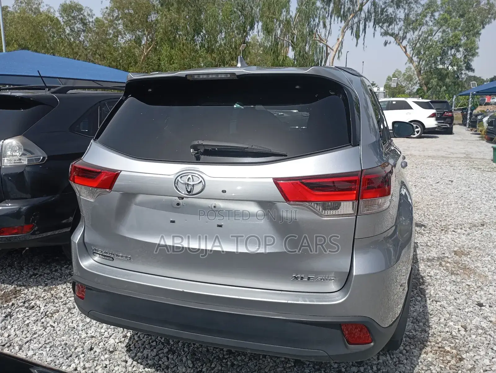 Toyota Highlander XLE 4x4 V6 (3.5L 6cyl 8A) 2018 Gray