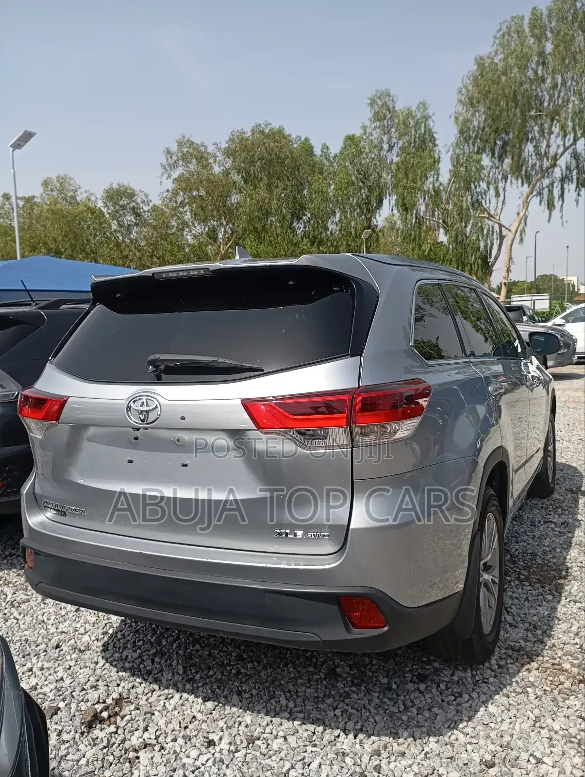 Toyota Highlander XLE 4x4 V6 (3.5L 6cyl 8A) 2018 Gray