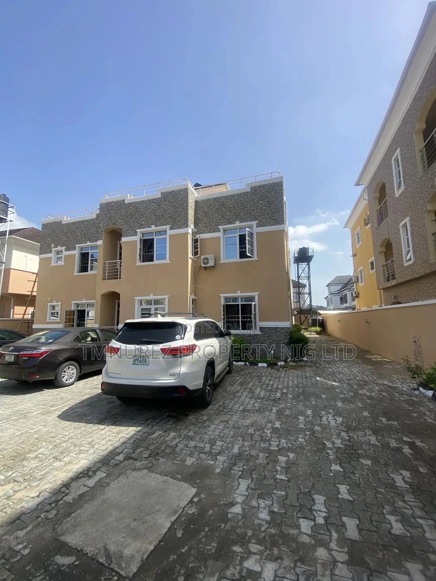 4bdrm Apartment in Chevron, Lekki for rent