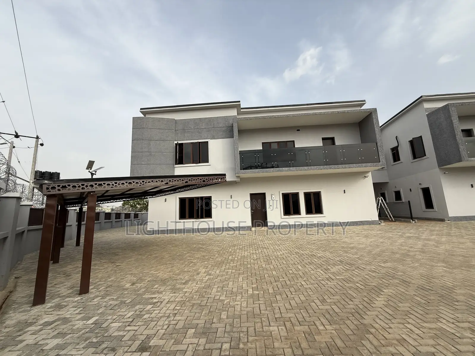 5bdrm House in 2 Units Of 5 Bedroom, Jahi for sale