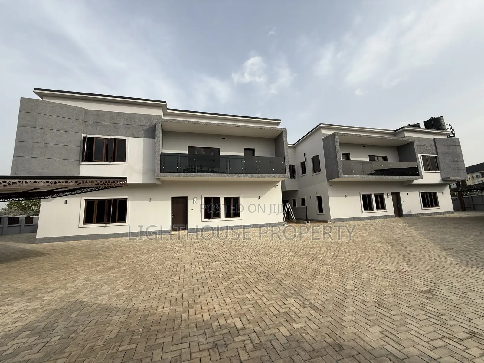 5bdrm House in 2 Units Of 5 Bedroom, Jahi for sale