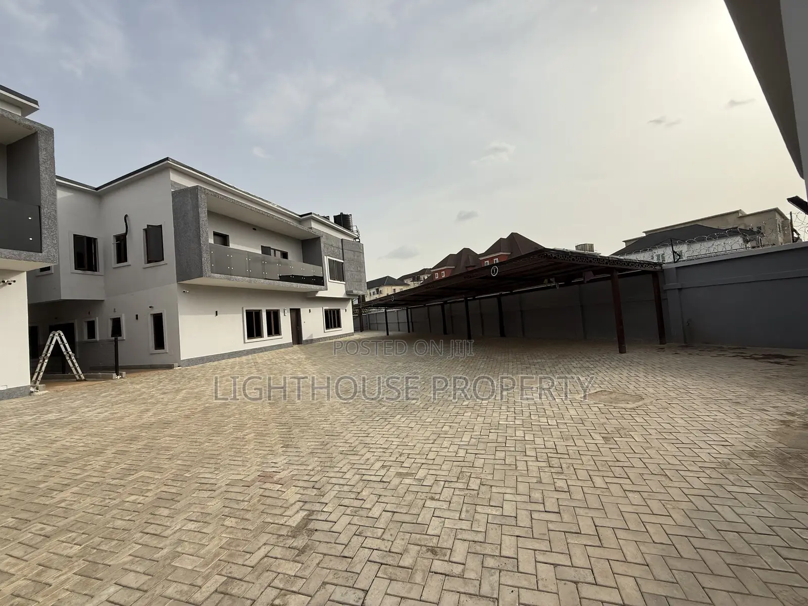 5bdrm House in 2 Units Of 5 Bedroom, Jahi for sale