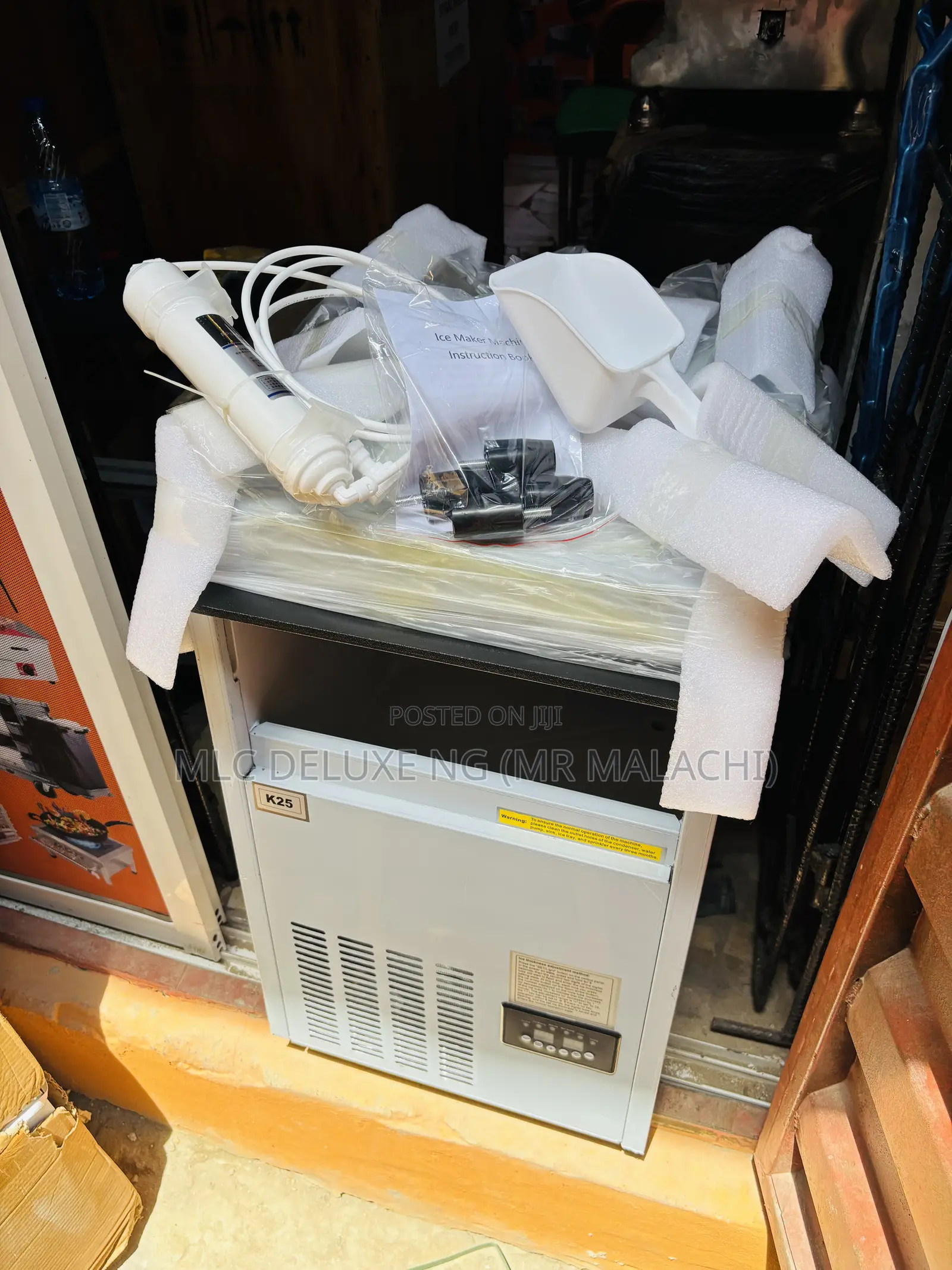 Commercial Ice Making Machine (32 Cubes/15 Mins) Ice Maker