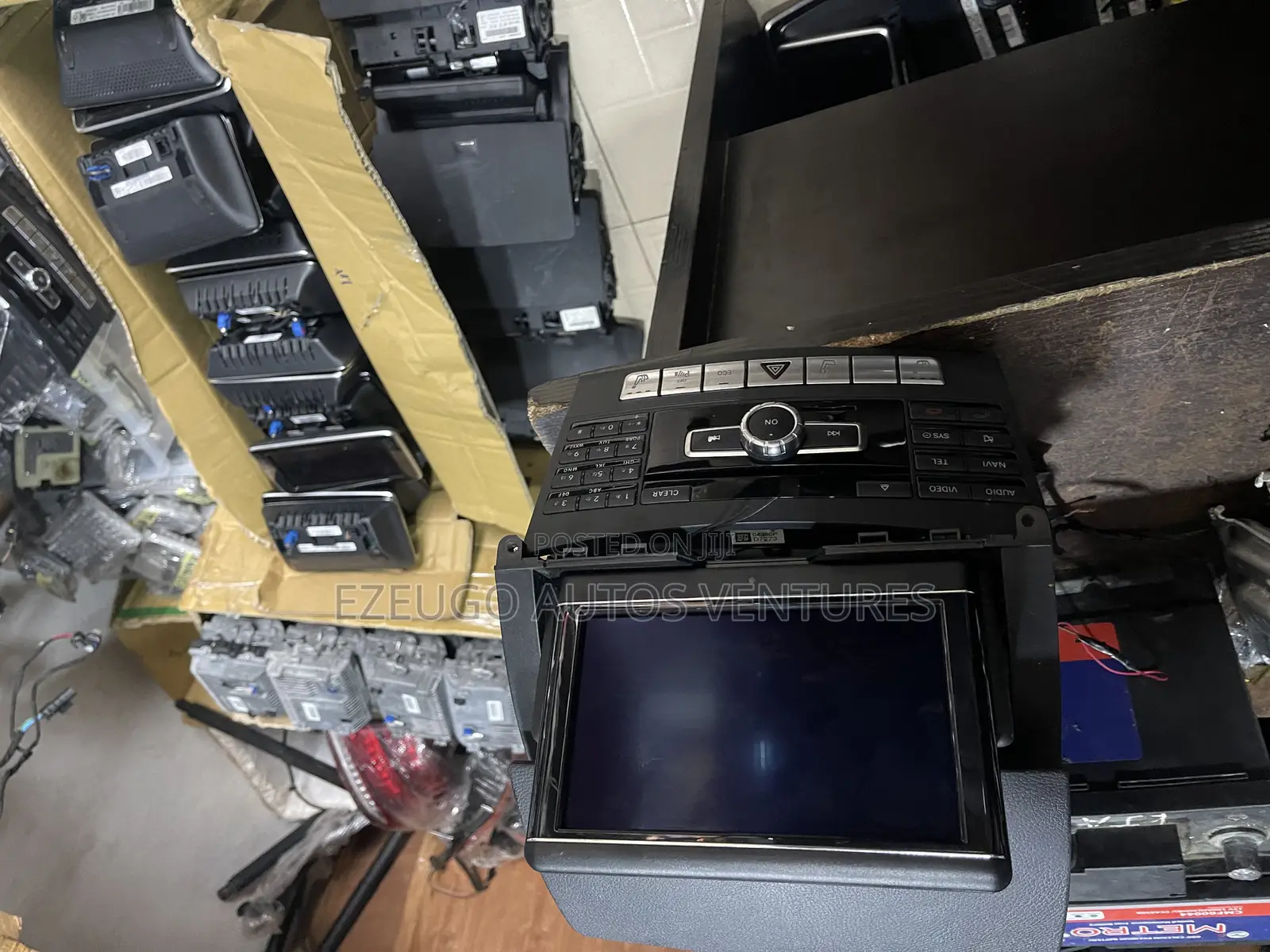 204/GLK/212 Screen and Radio