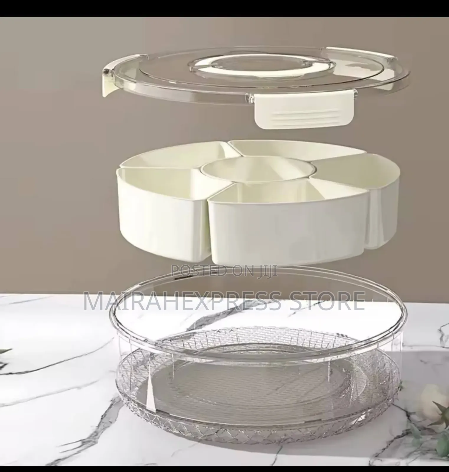 Rotating Snack Tray With Lid and Handle