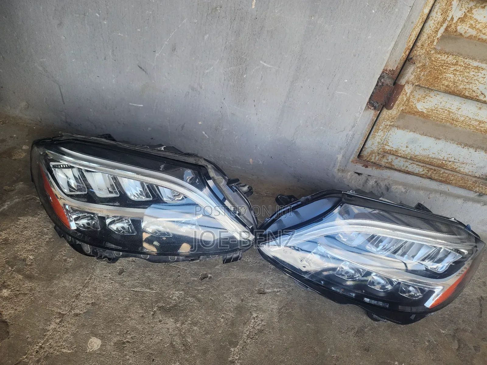 C300 Direct 2019 Set of Headlight