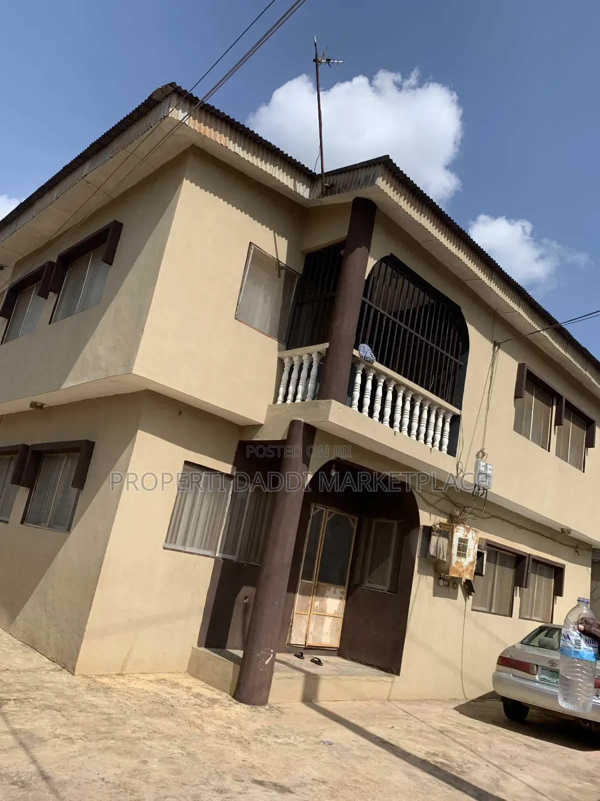 6bdrm Block of Flats in Ipaja Road for sale