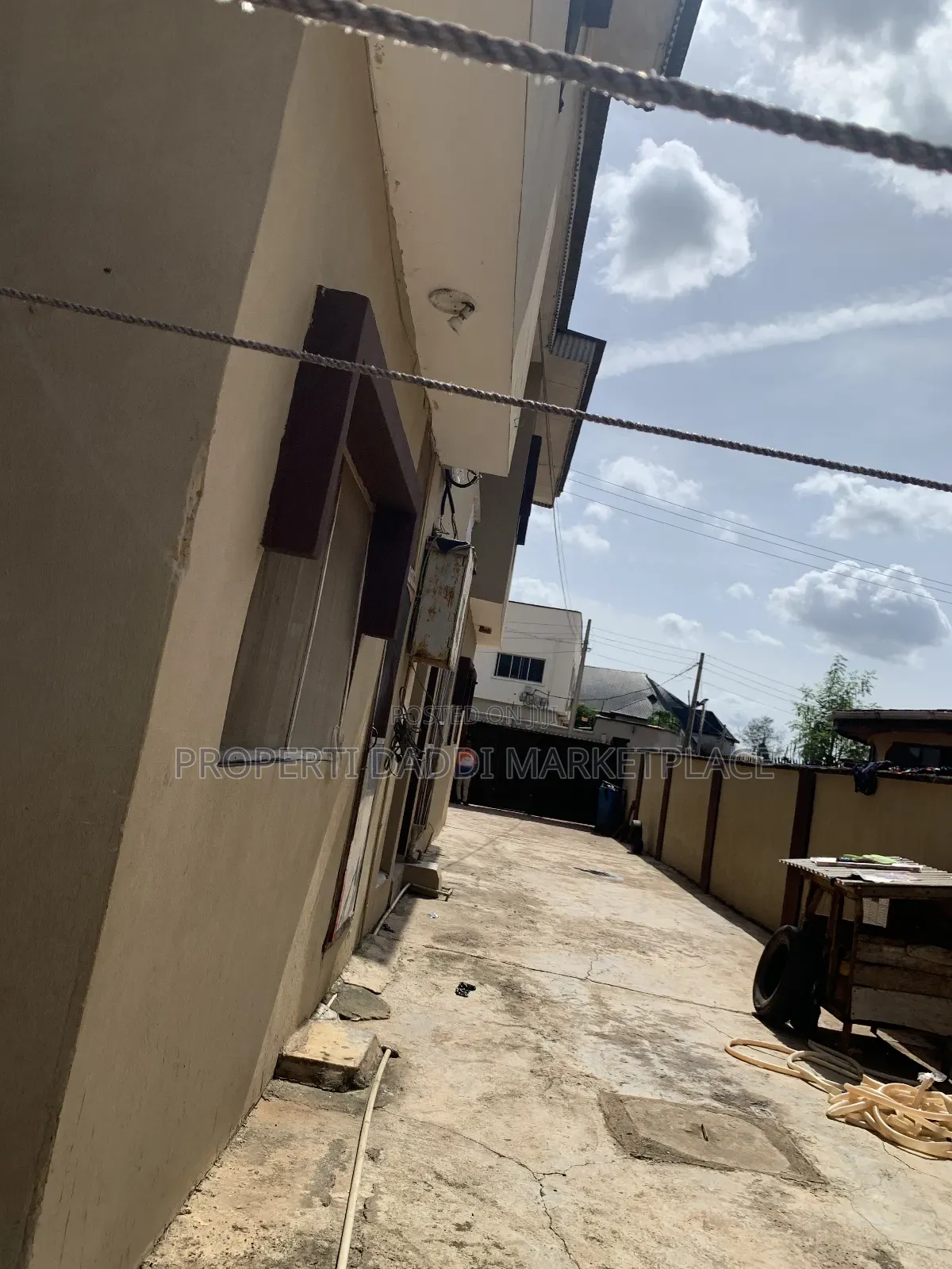 6bdrm Block of Flats in Ipaja Road for sale
