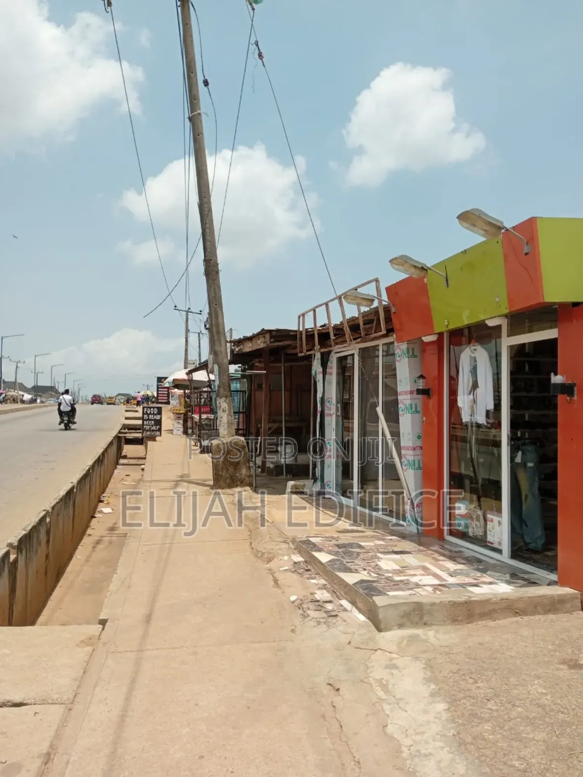 1plot Wit Glo Network Max,3bed 3shop on Road at Omitoro,Ijede