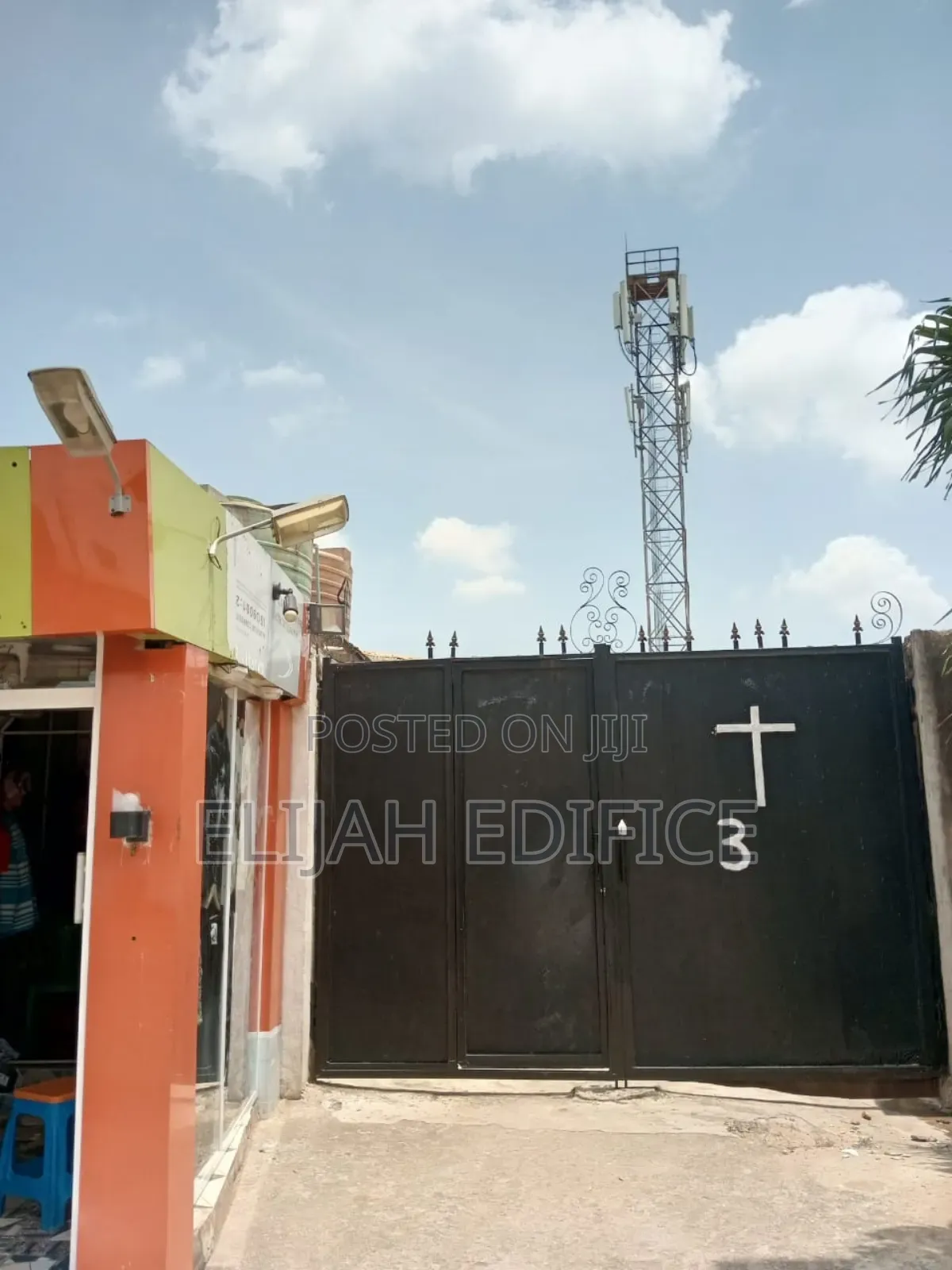 1plot Wit Glo Network Max,3bed 3shop on Road at Omitoro,Ijede