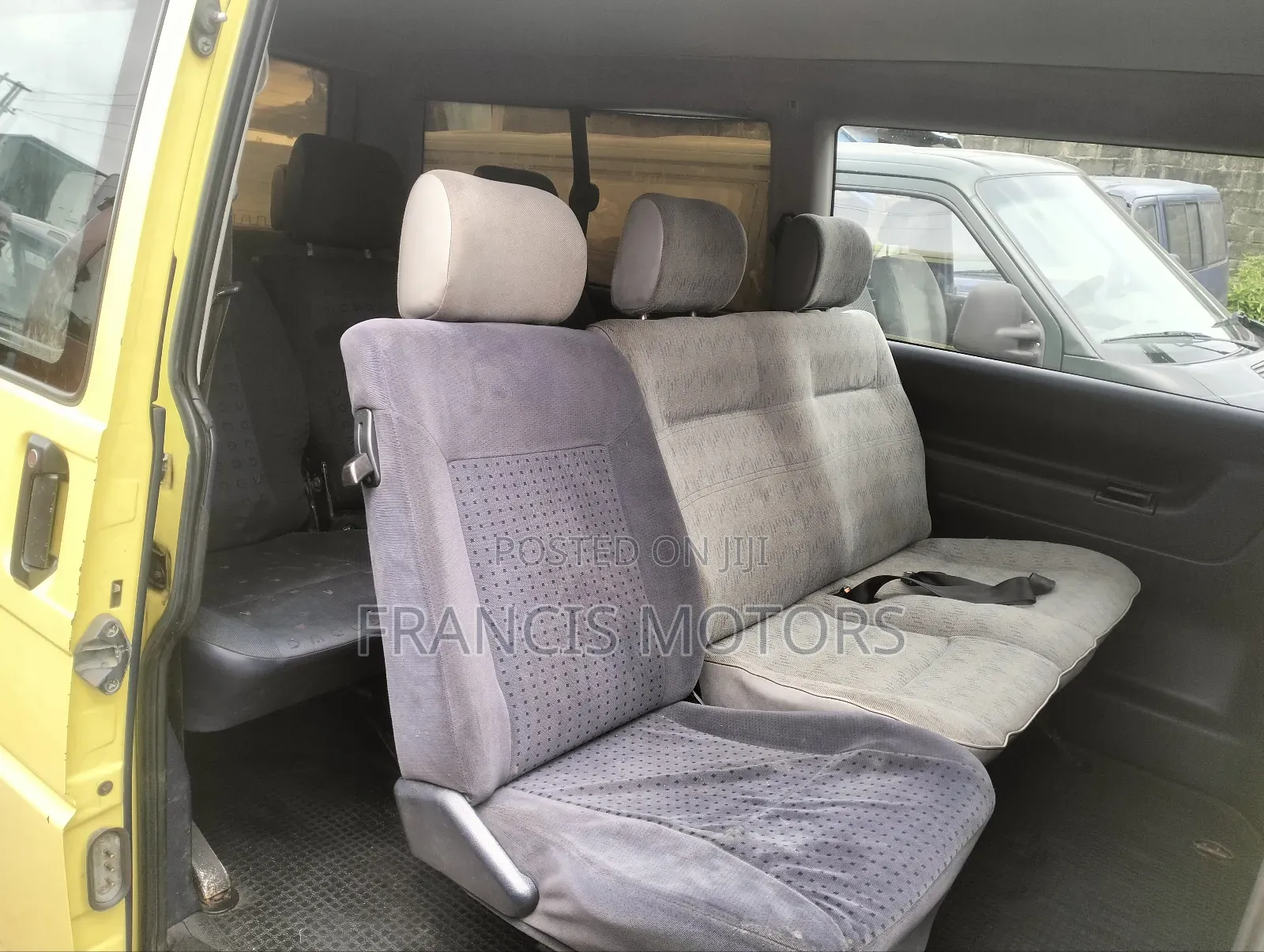 Volkswagen Transporter 2003 Yellow