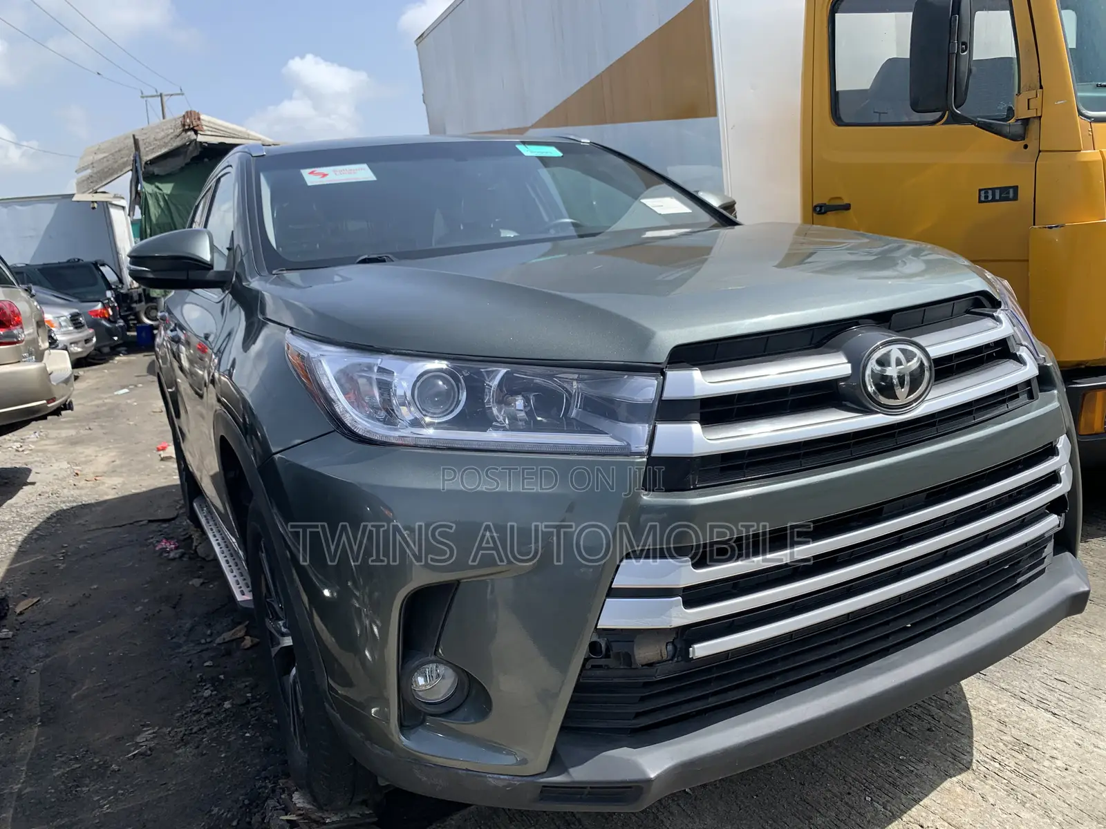 Toyota Highlander XLE 4x4 V6 (3.5L 6cyl 8A) 2017 Green