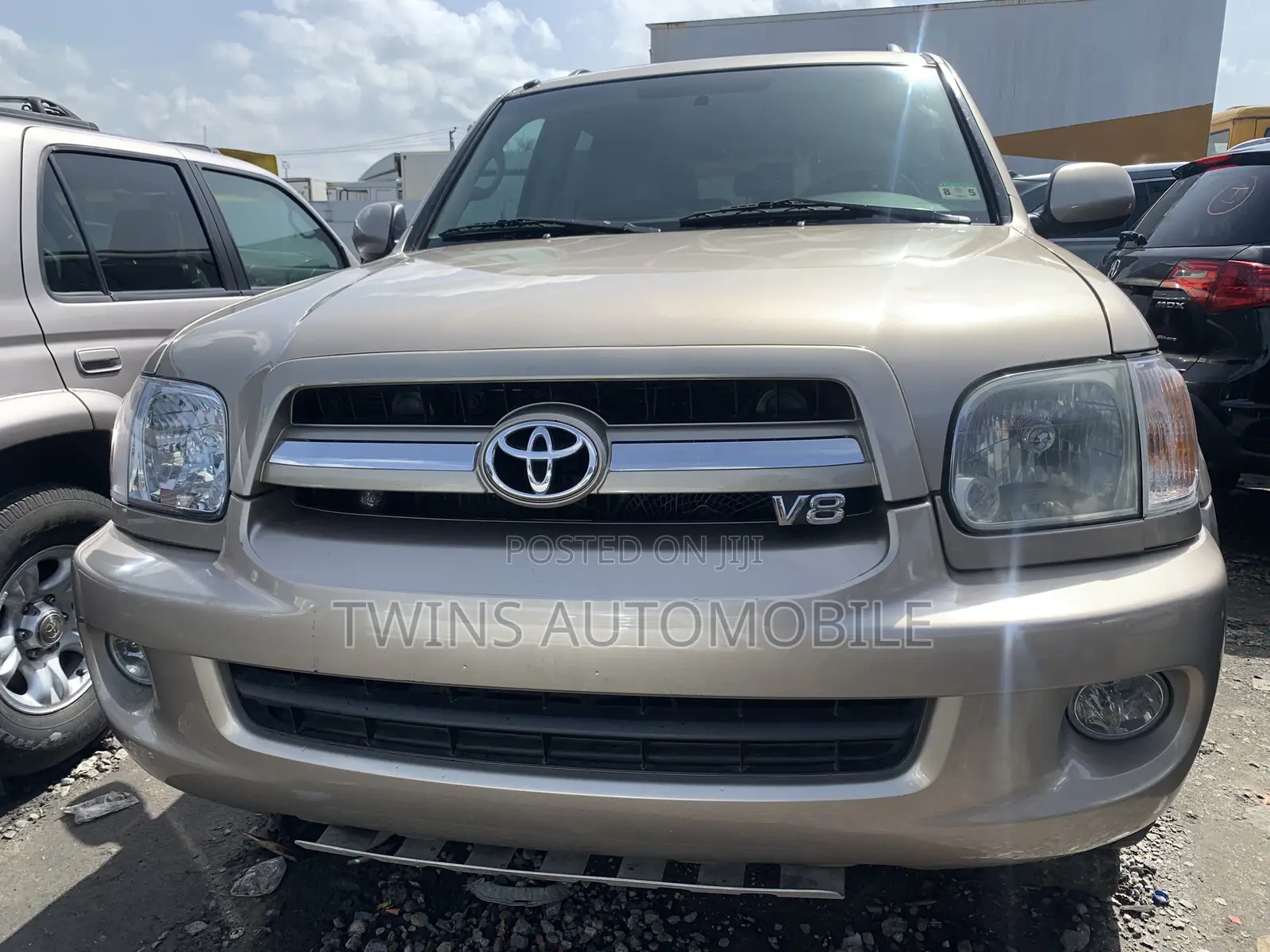 Toyota Sequoia Limited 4dr SUV 4WD (4.7L 8cyl 5A) 2007 Gold