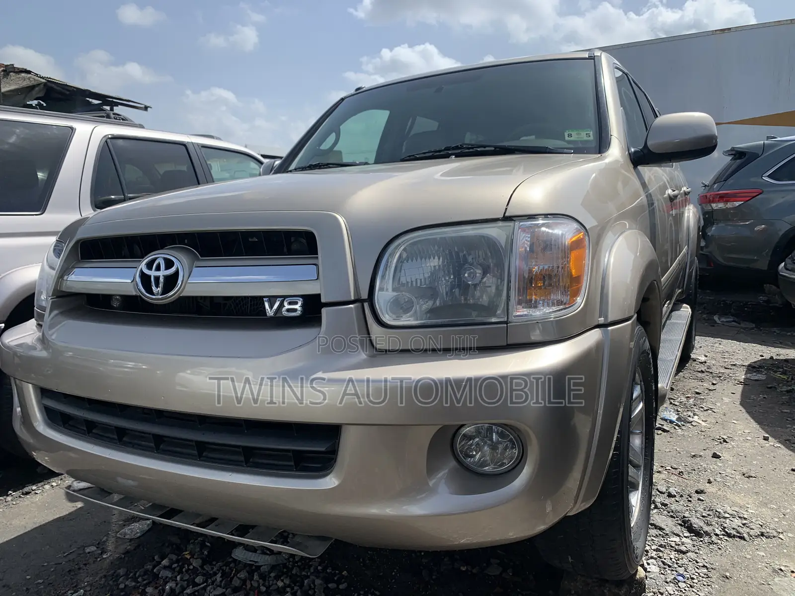 Toyota Sequoia Limited 4dr SUV 4WD (4.7L 8cyl 5A) 2007 Gold