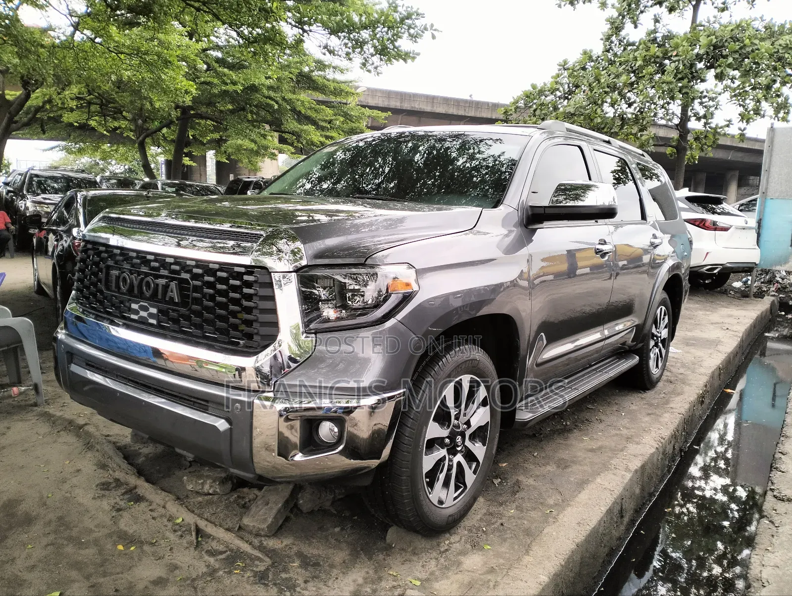 Toyota Sequoia Platinum 4x4 2018 Gray