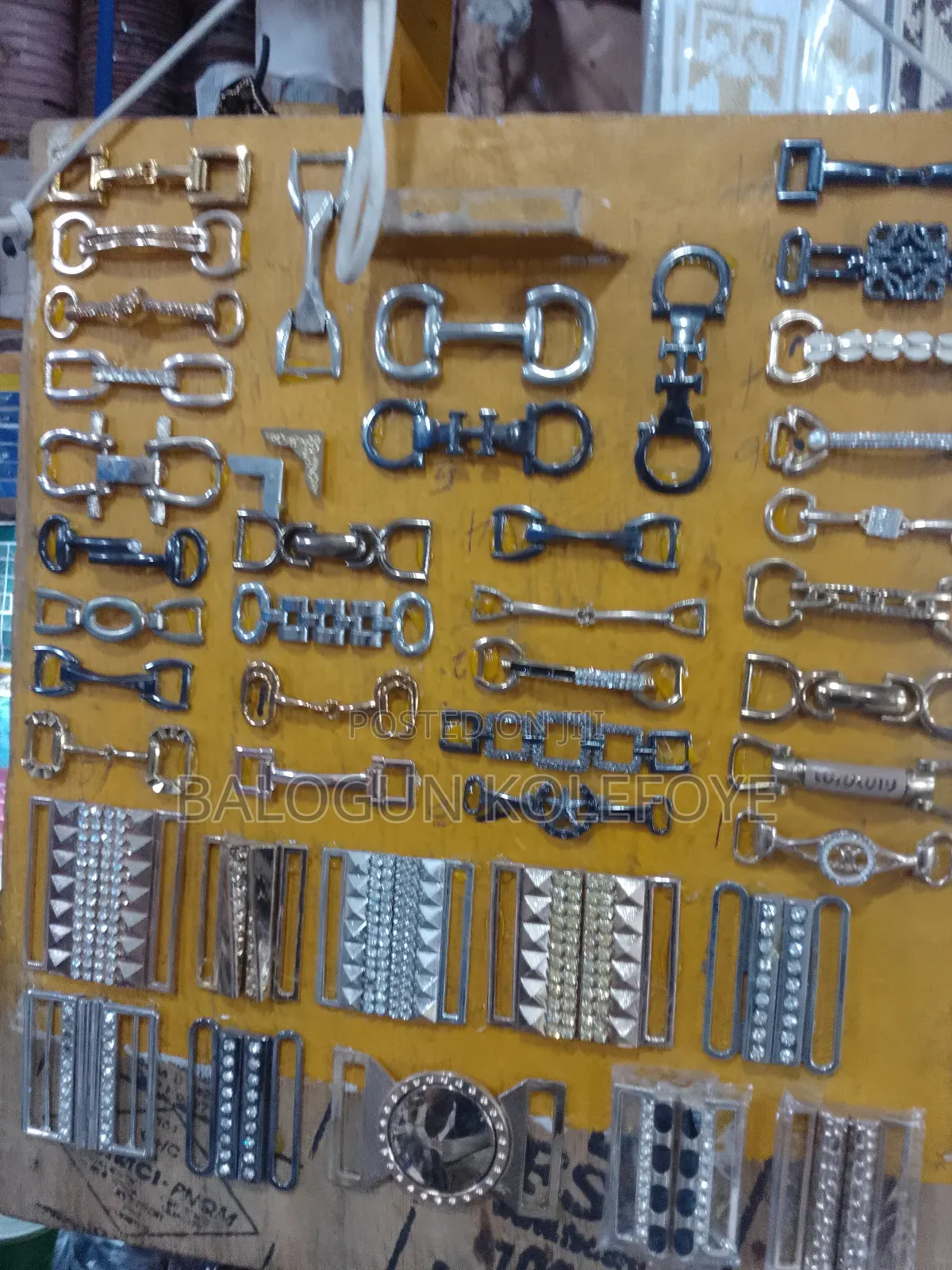 All Kinds of Fashion Accessories in Bulk