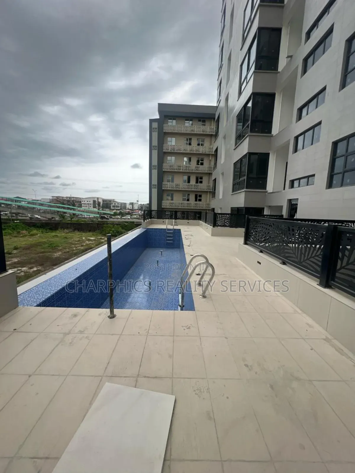 3bdrm Apartment in Lekki Phase 1 for sale