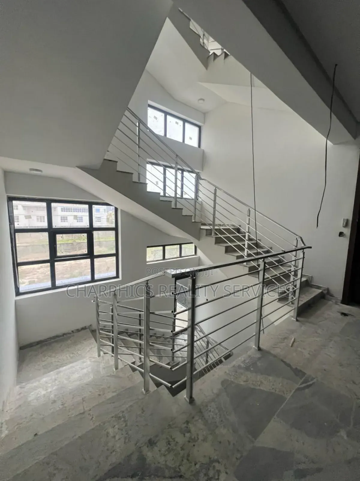 3bdrm Apartment in Lekki Phase 1 for sale