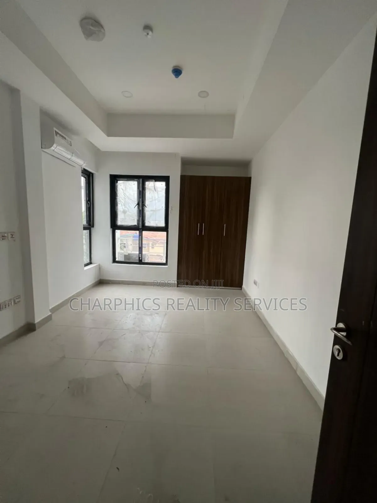 3bdrm Apartment in Lekki Phase 1 for sale