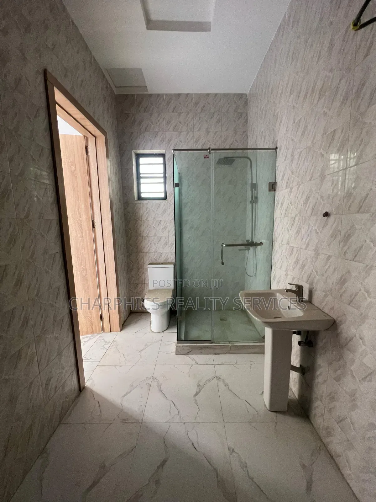 4bdrm Duplex in Lekki Phase 2 for sale