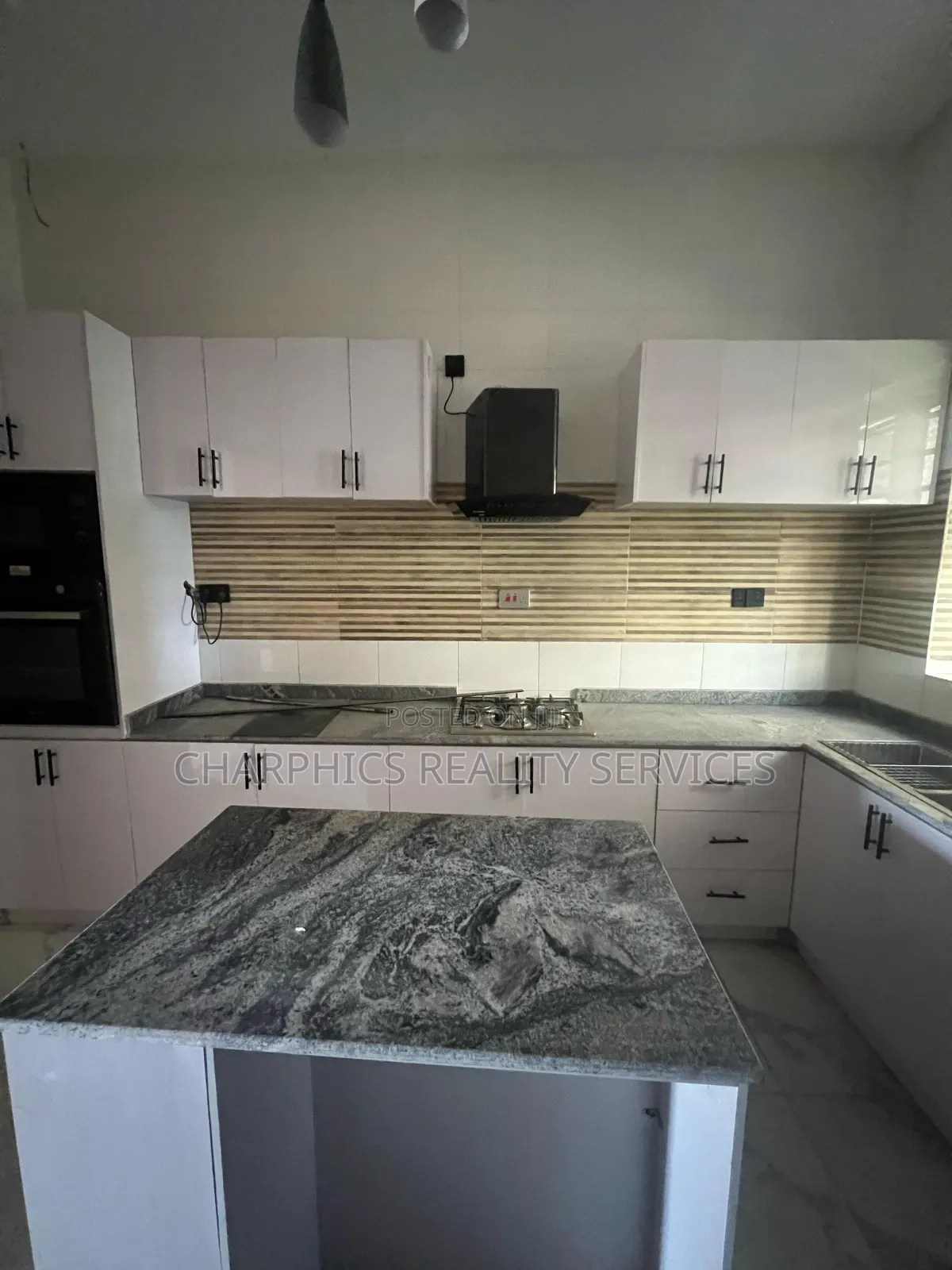 4bdrm Duplex in Lekki Phase 2 for sale