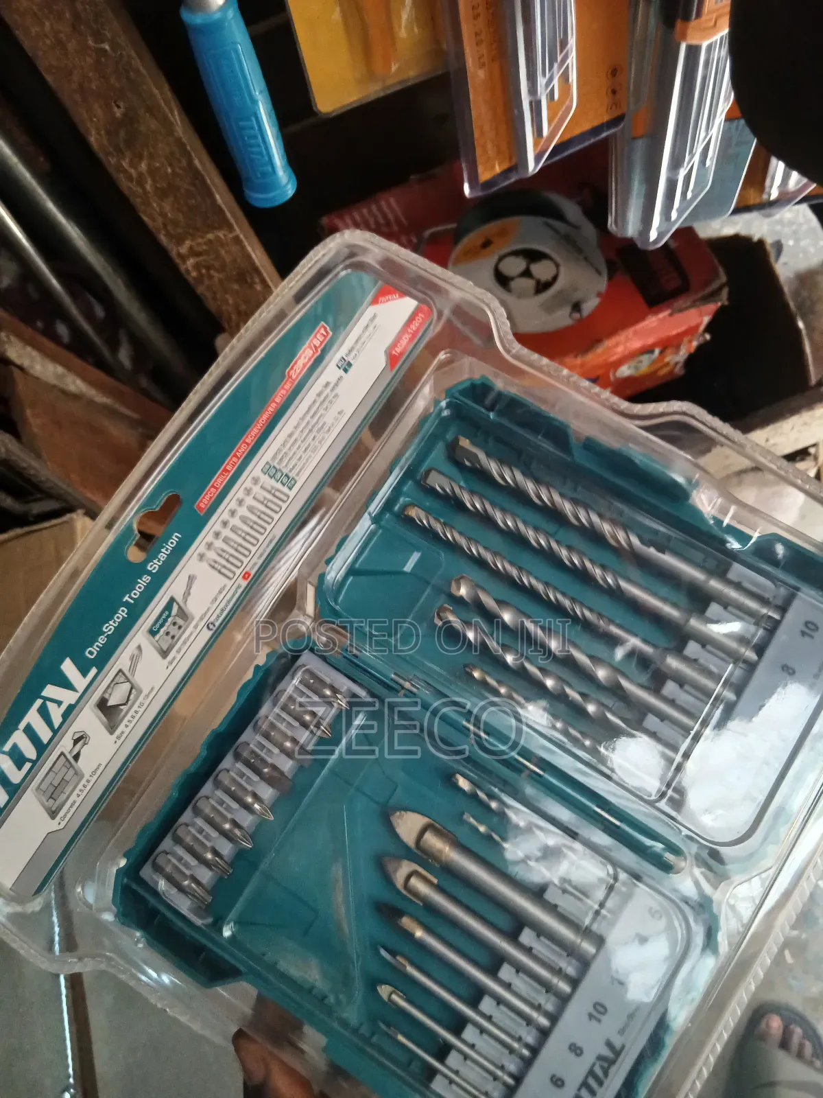 22pcs Drill Bit and Screwdriver Set