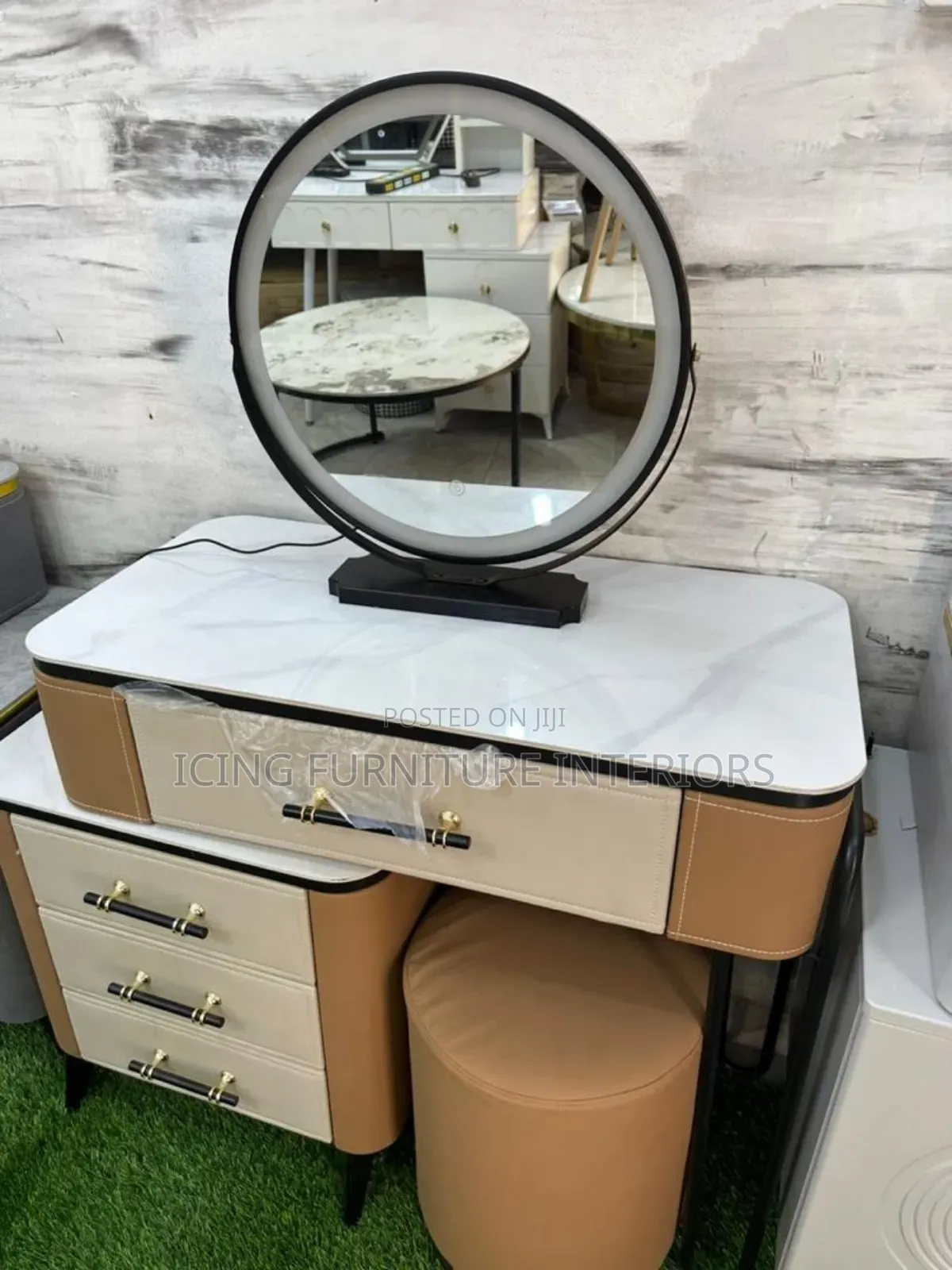 Luxury Design Dressing Table and Mirrors