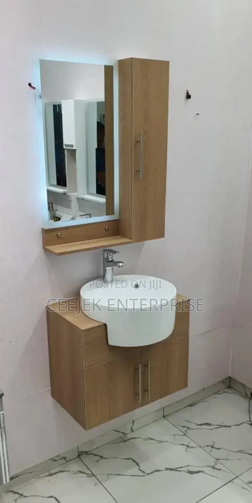 Wall Hung Carbinate Basin