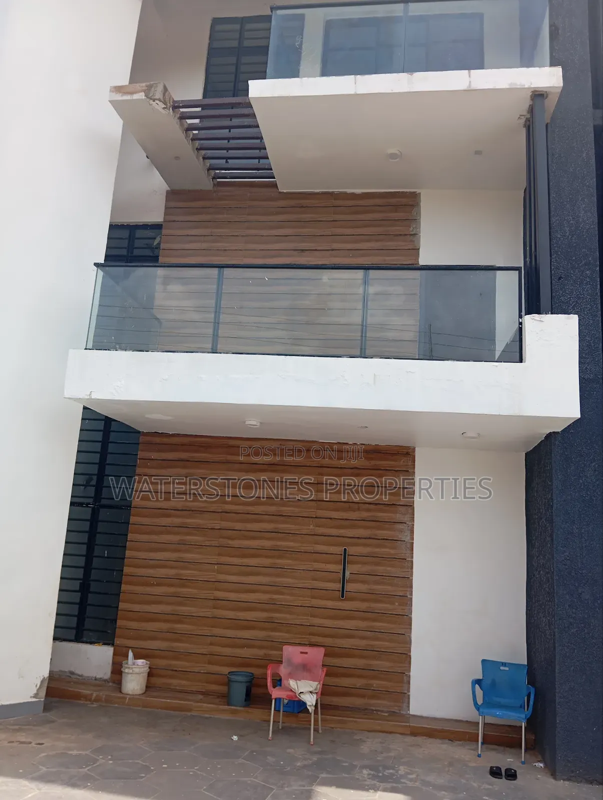 5bdrm Duplex in Federal Housing, Oshimili South for sale