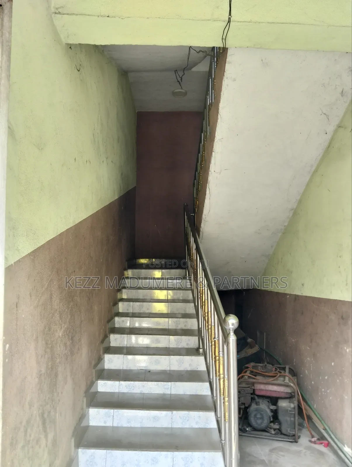 6bdrm Block of Flats in Off Sars Road ,, Port-Harcourt for sale