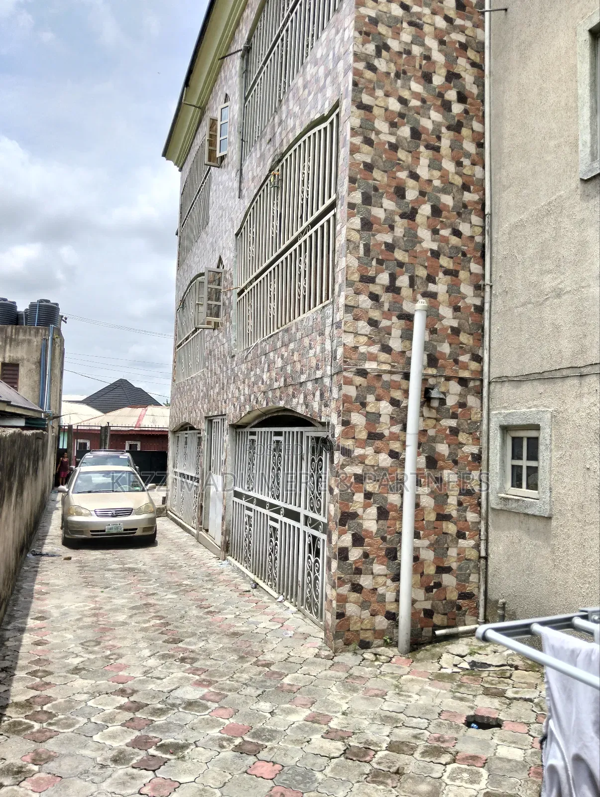 6bdrm Block of Flats in Off Sars Road ,, Port-Harcourt for sale