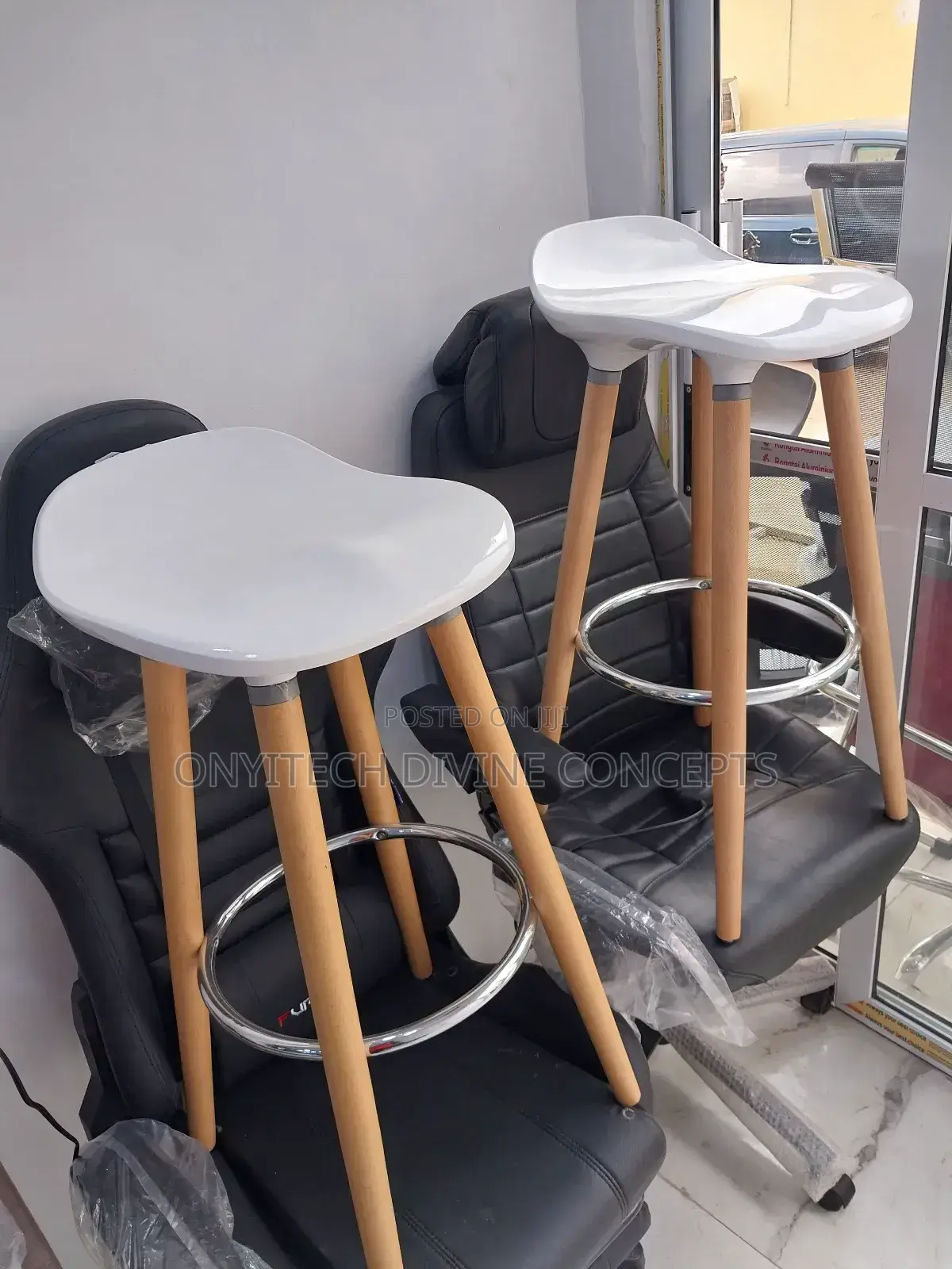 High Stool With 4 Wooden Leg