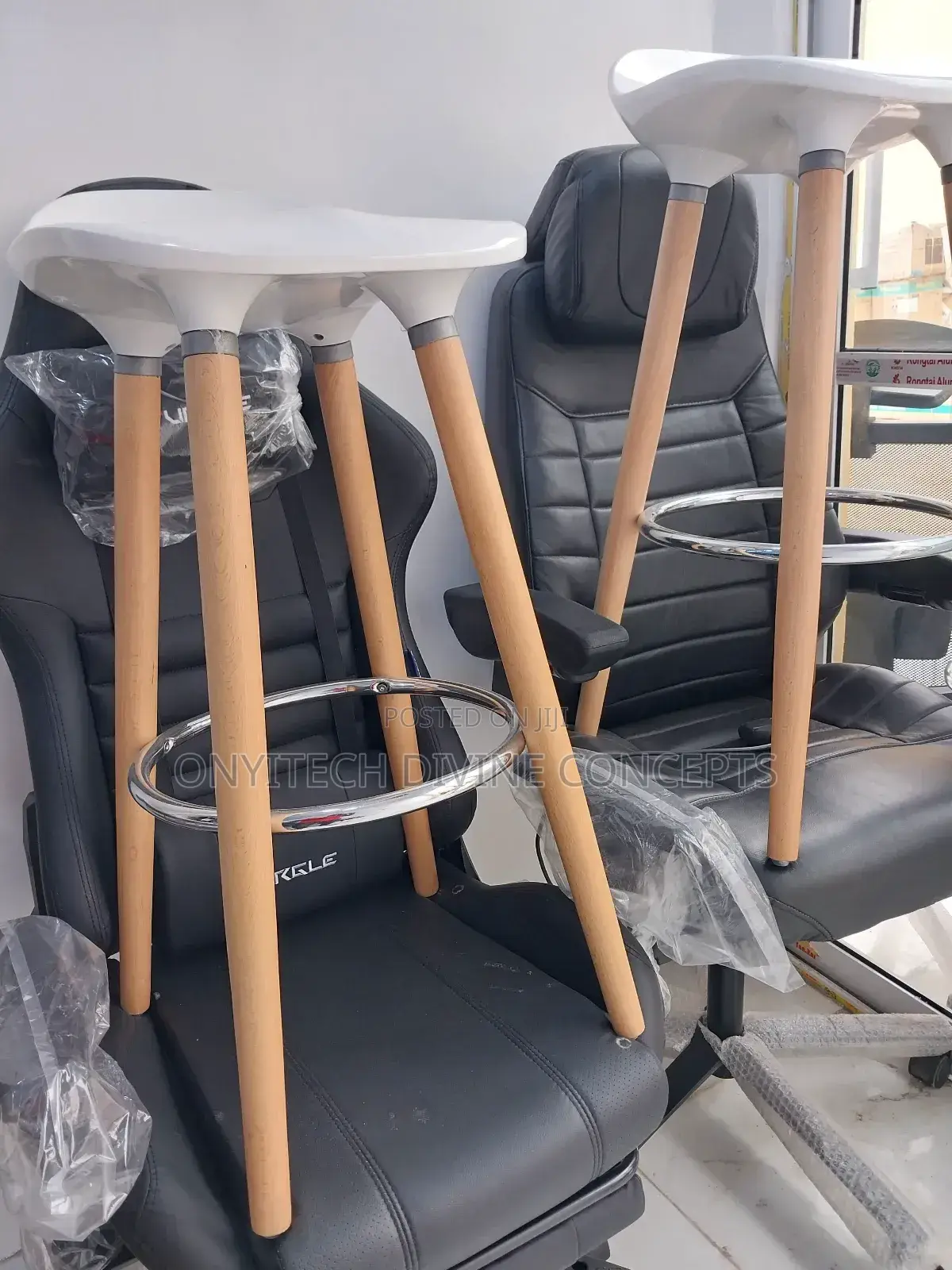 High Stool With 4 Wooden Leg