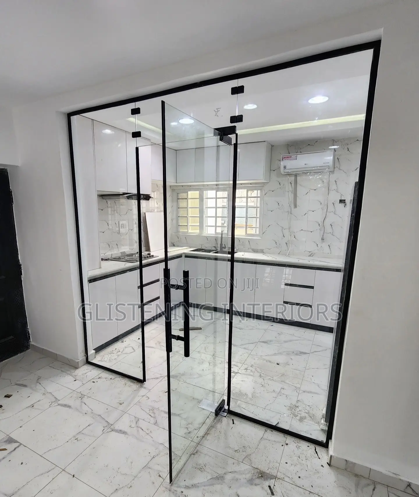 Frameless Door For Office And Home To Beautify It