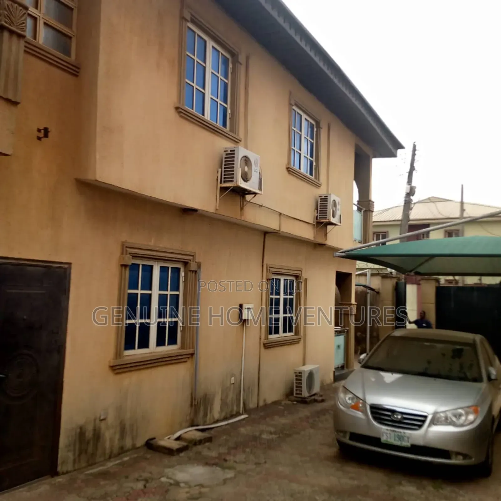 11bdrm Duplex in Unity Estate, Agric for sale