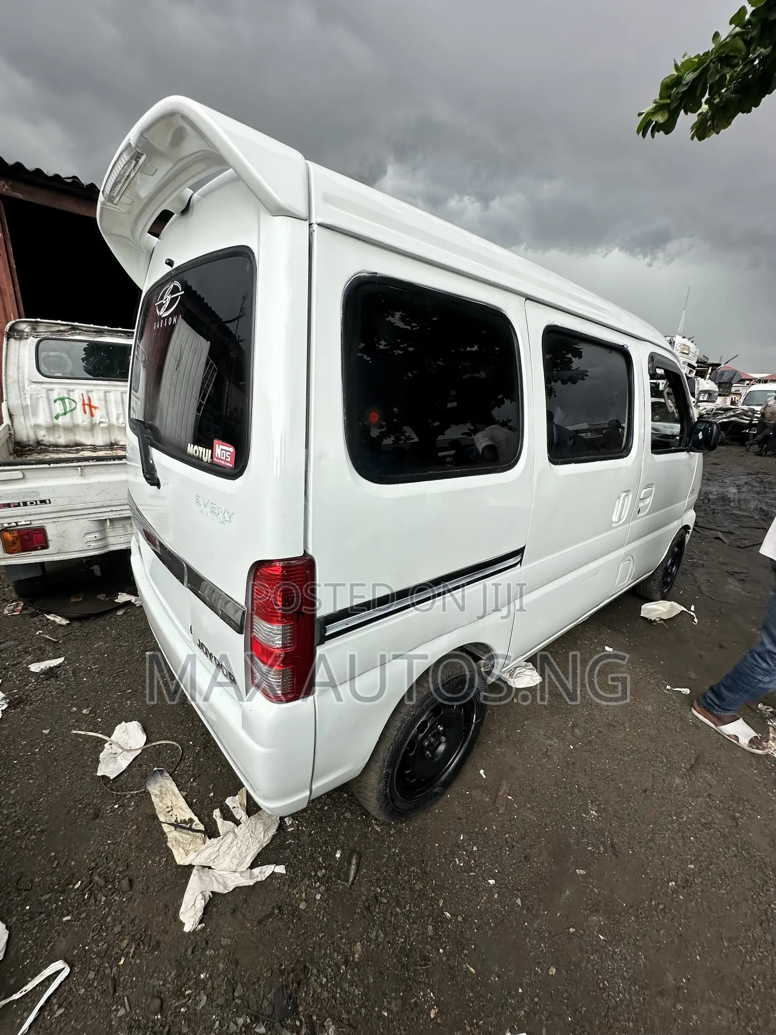 Suzuki Every 2010 White