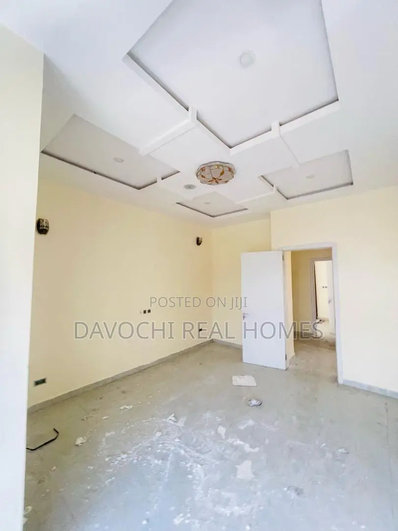 4bdrm Duplex in Ikota for rent