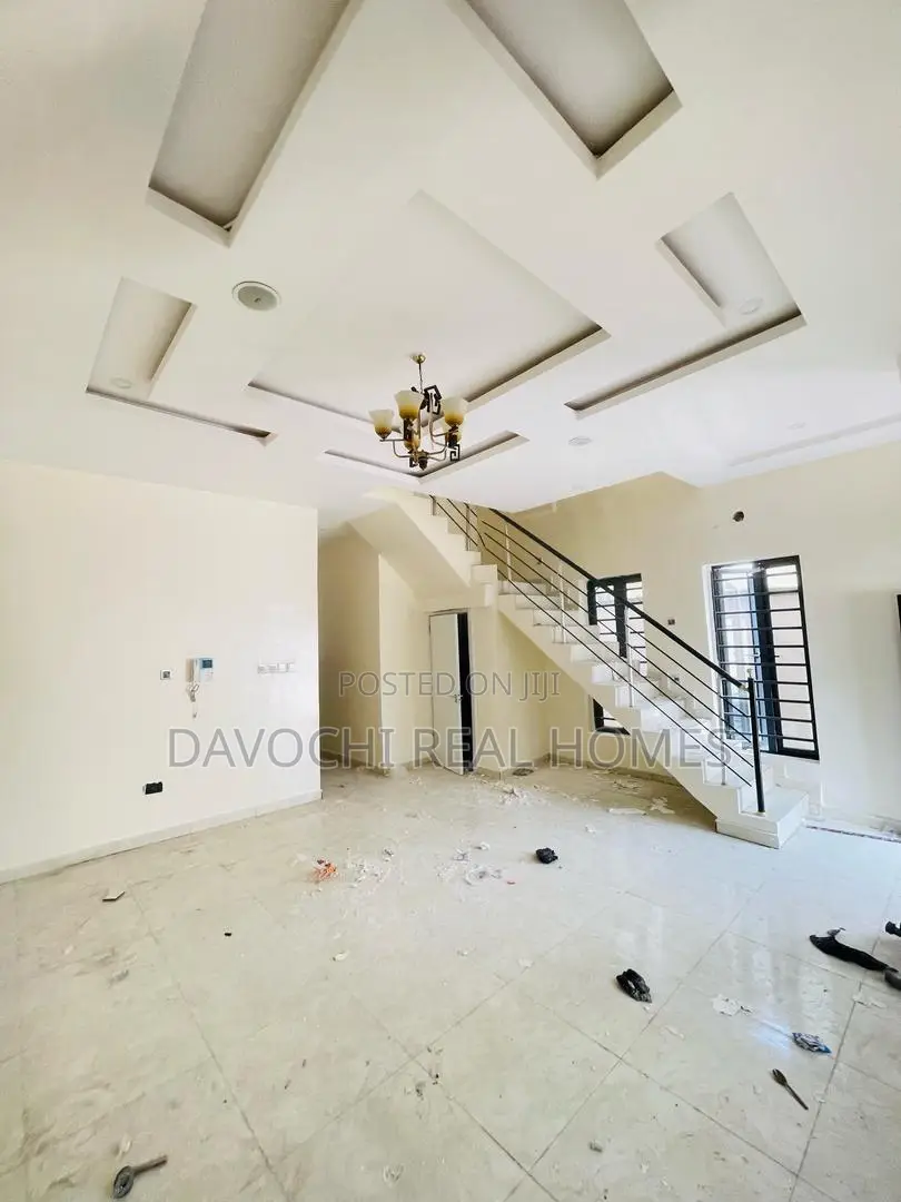 4bdrm Duplex in Ikota for rent