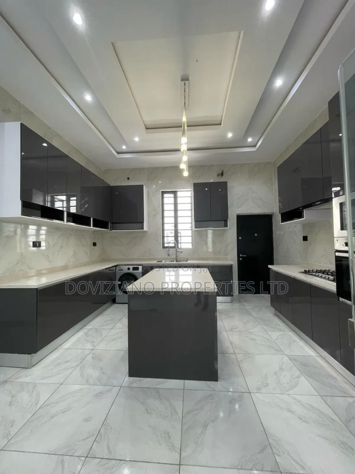 Furnished 5bdrm Duplex in Lekki for sale