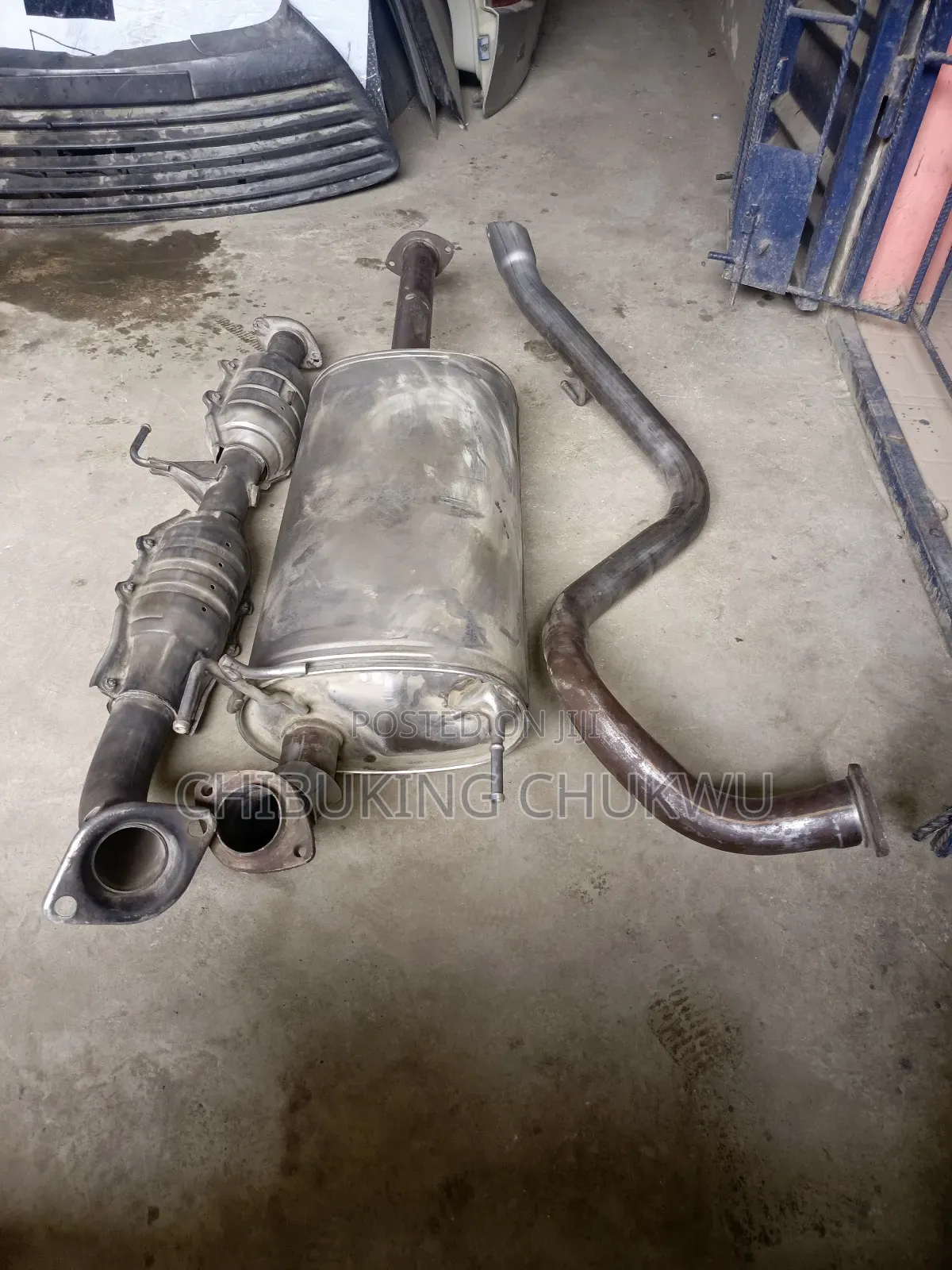 Land Cruiser Prado Complete Exhaust Pot Catalytic Converter.
