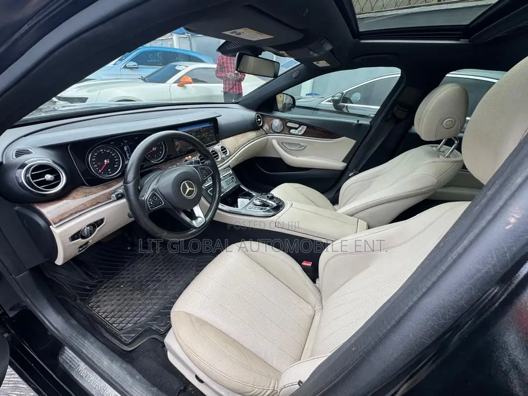 Mercedes-Benz E300 Base RWD Sedan (2.0L 4cyl 9A) 2017 Black