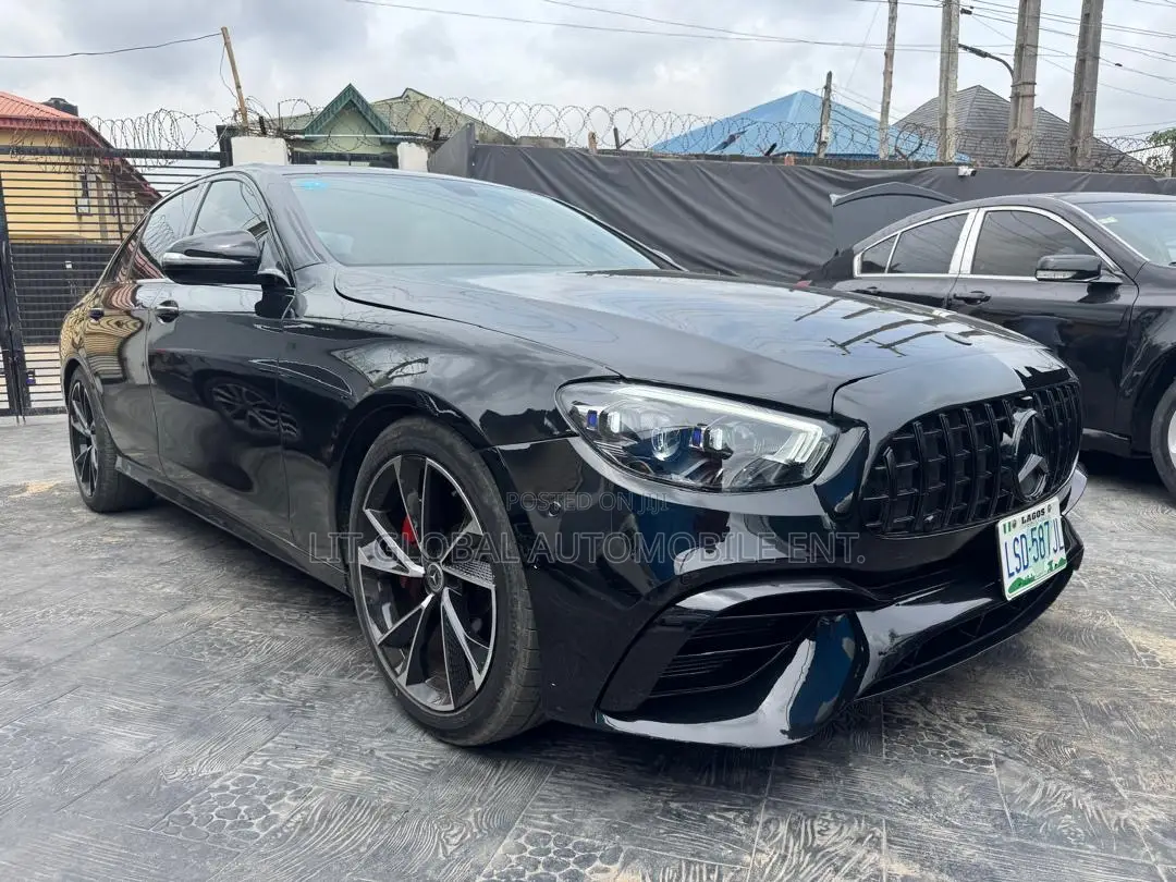 Mercedes-Benz E300 Base RWD Sedan (2.0L 4cyl 9A) 2017 Black