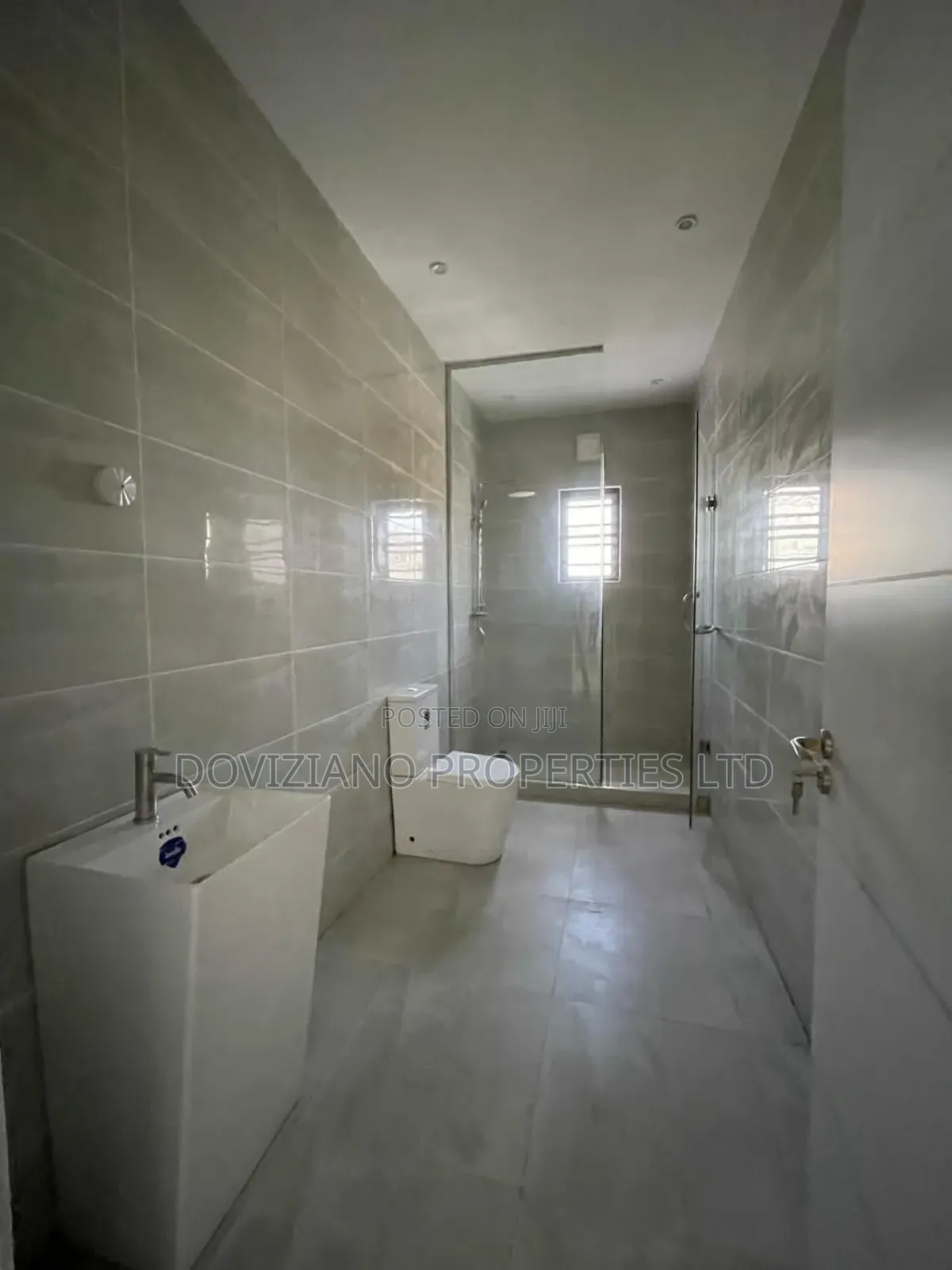 Furnished 5bdrm Duplex in Lekki for sale